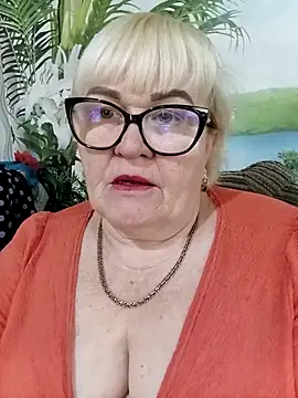 Snapshot of VioletSweet5566 chatting on May 1, 7:35 am VioletSweet5566 online show from May 1, 7:35 am