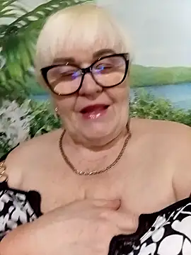 Snapshot of VioletSweet5566 chatting on May 5, 12:57 pm VioletSweet5566 online show from May 5, 12:57 pm