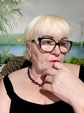Snapshot of VioletSweet5566 chatting on May 6, 6:13 pm VioletSweet5566 online show from May 6, 6:13 pm