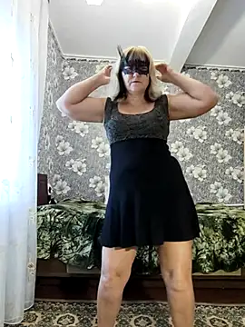 Snapshot of AliceGold5231 chatting on September 22, 5:31 am AliceGold5231 online show from September 22, 5:31 am