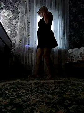 Snapshot of AliceGold5231 chatting on September 30, 5:34 am AliceGold5231 online show from September 30, 5:34 am