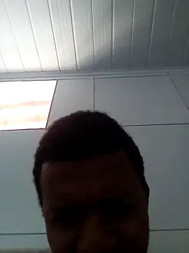 Snapshot of moreno25centimetro chatting on April 15, 12:12 pm moreno25centimetro online show from April 15, 12:12 pm