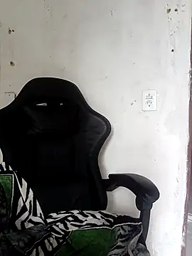 Snapshot of moreno25centimetro chatting on April 23, 1:13 pm moreno25centimetro online show from April 23, 1:13 pm