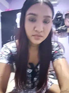 Snapshot of lunanigth chatting on April 4, 5:06 am lunanigth online show from April 4, 5:06 am