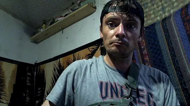 Snapshot of RichardW chatting on October 18, 7:20 am RichardW online show from October 18, 7:20 am