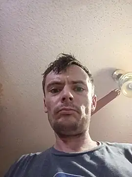 Snapshot of RichardW chatting on November 17, 8:09 am RichardW online show from November 17, 8:09 am