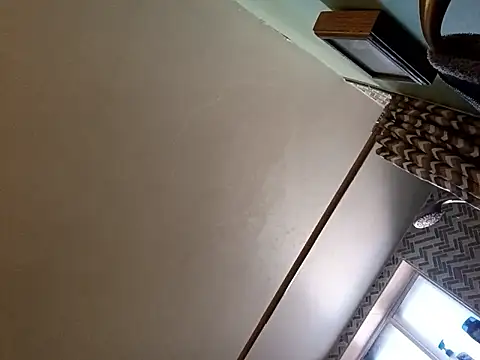 Snapshot of RichardW chatting on February 21, 10:33 pm RichardW online show from February 21, 10:33 pm