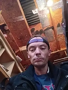 Snapshot of RichardW chatting on February 23, 3:20 pm RichardW online show from February 23, 3:20 pm