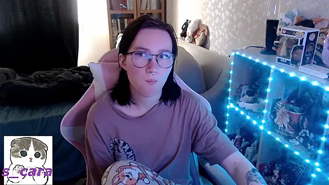 Snapshot of s_cara chatting on September 13, 11:43 am s cara online show from September 13, 11:43 am