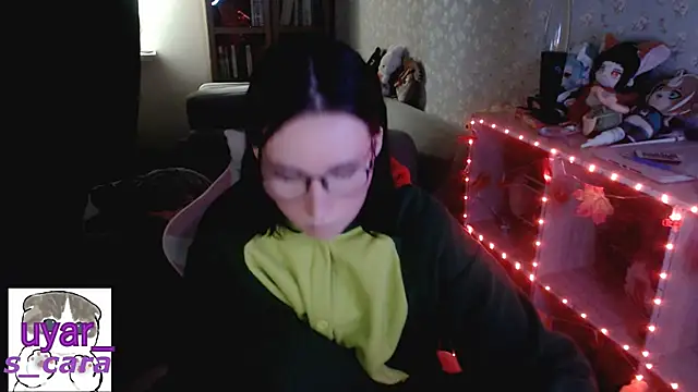 Snapshot of s_cara chatting on October 5, 6:45 am s cara online show from October 5, 6:45 am