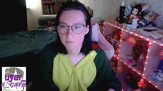 Snapshot of s_cara chatting on October 11, 11:09 am s cara online show from October 11, 11:09 am