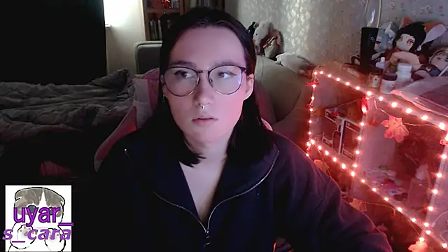 Snapshot of s_cara chatting on October 18, 6:26 am s cara online show from October 18, 6:26 am