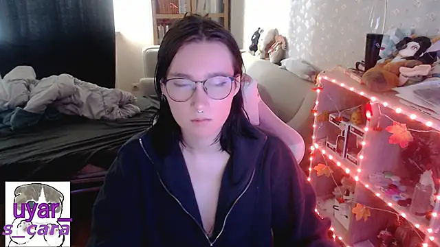 Snapshot of s_cara chatting on October 19, 11:33 am s cara online show from October 19, 11:33 am