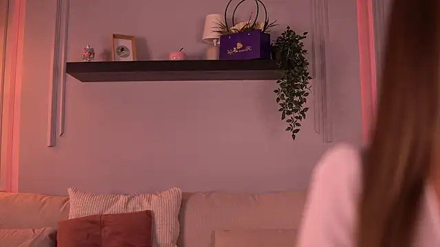 MillaSerene online show from May 21, 6:31 am
