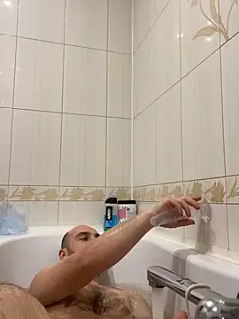 LuckyGirlfriends online show from November 11, 8:20 pm