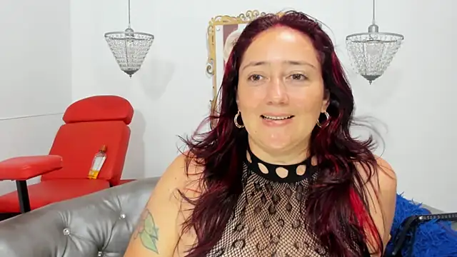 naughty milf esmeralda online show from May 15, 2:35 pm