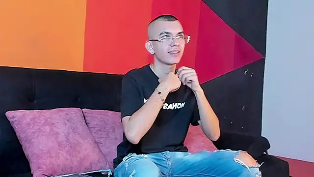 RowanCley online show from September 25, 12:09 pm