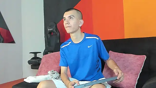 RowanCley online show from October 20, 1:00 pm