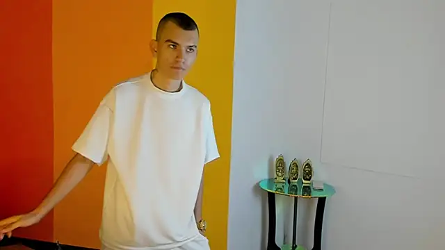 RowanCley online show from October 25, 12:02 pm