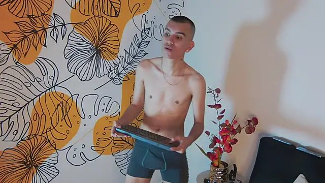 RowanCley online show from October 28, 12:09 pm