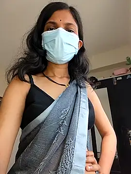 Shivani2002 online show from May 18, 3:57 am
