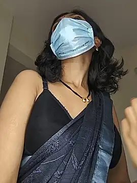 Snapshot of Shivani2002 chatting on June 30, 9:43 am Shivani2002 online show from June 30, 9:43 am