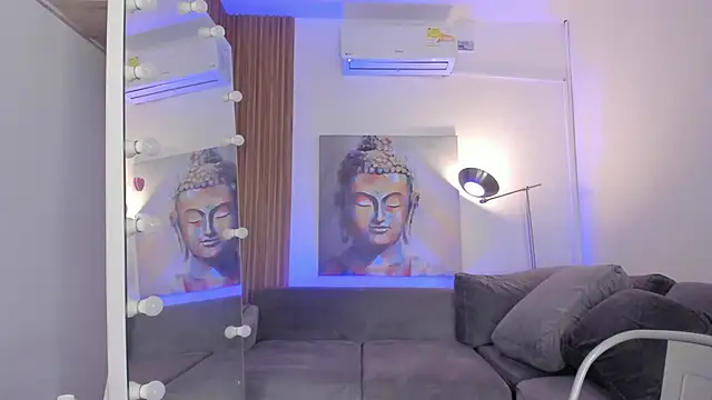 Snapshot of cinnia_ chatting on February 25, 10:58 am cinnia online show from February 25, 10:58 am