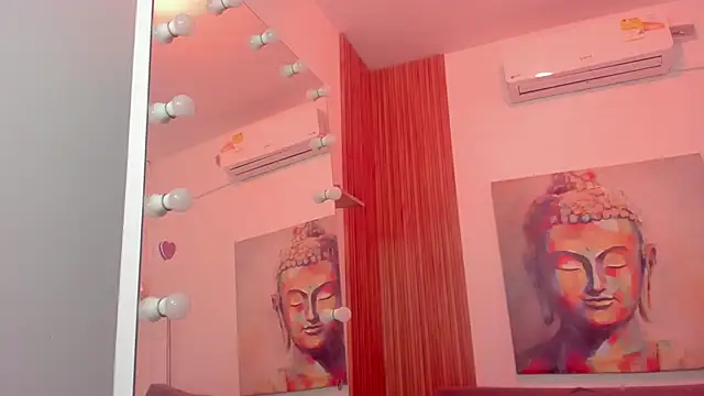 Snapshot of cinnia_ chatting on March 10, 11:04 am cinnia online show from March 10, 11:04 am