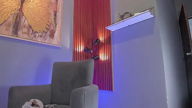 Snapshot of cinnia_ chatting on March 13, 11:17 am cinnia online show from March 13, 11:17 am