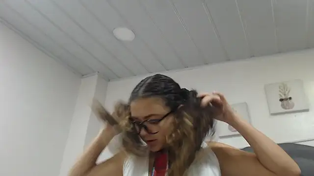 Giia Monroe online show from October 31, 2:51 pm