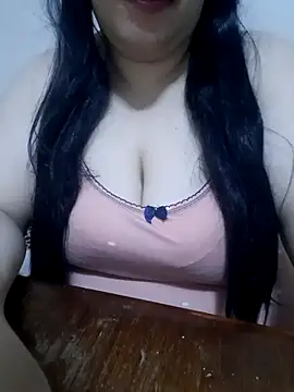 Snapshot of Madam-bezoul- chatting on October 9, 9:35 pm Madam-bezoul- online show from October 9, 9:35 pm