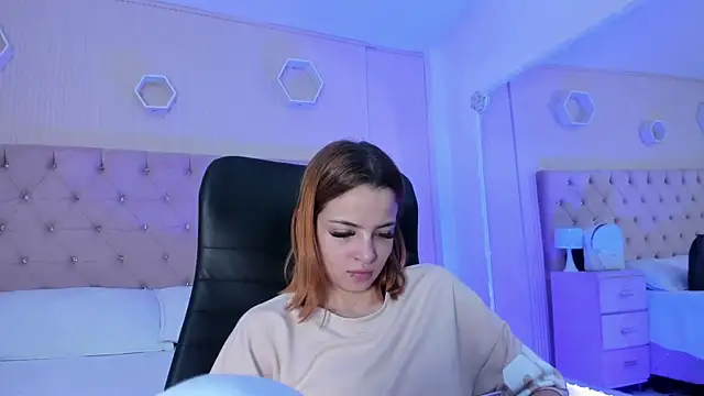 Snapshot of MadisonSky_ chatting on September 23, 1:36 pm MadisonSky online show from September 23, 1:36 pm