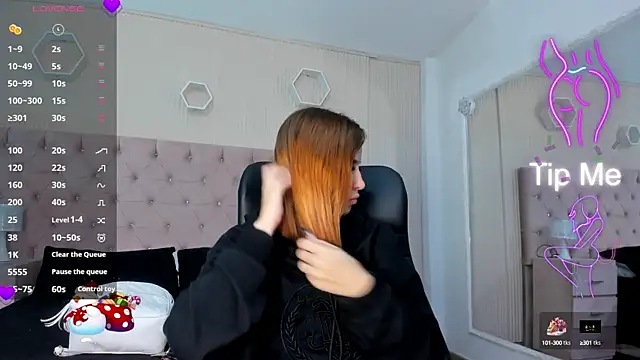 Snapshot of MadisonSky_ chatting on October 13, 12:49 pm MadisonSky online show from October 13, 12:49 pm