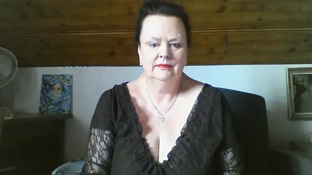 TiffanyMature online show from April 7, 6:58 am