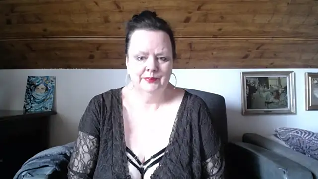 TiffanyMature online show from April 24, 9:12 am
