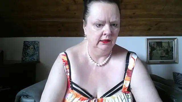 TiffanyMature online show from May 8, 7:14 am