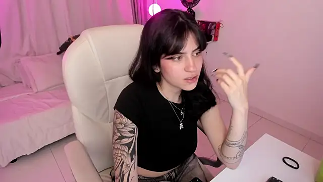 Snapshot of kurito_ chatting on October 16, 4:46 am kurito  online show from October 16, 4:46 am