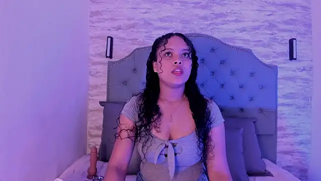 Snapshot of ValeriaJulio_ chatting on September 30, 11:48 am ValeriaJulio online show from September 30, 11:48 am