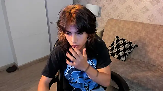 Dereck Manson online show from September 30, 7:08 pm