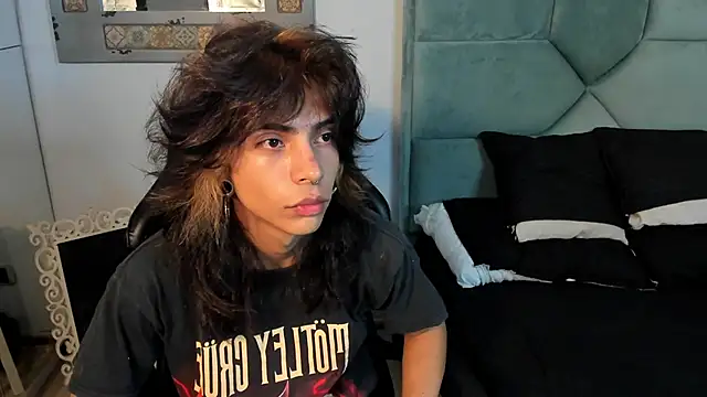 Dereck Manson online show from November 2, 11:45 am