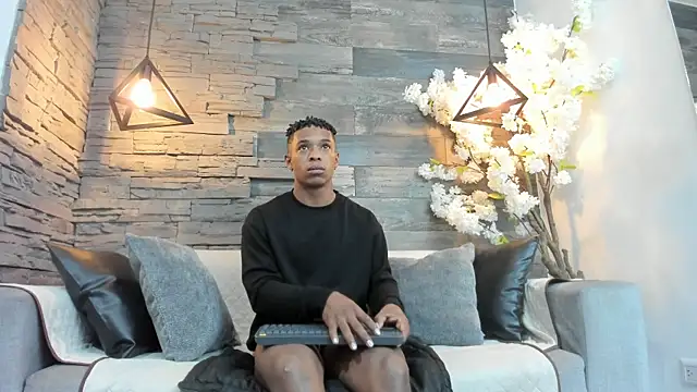 Snapshot of ItaloMoore chatting on October 1, 11:49 am ItaloMoore online show from October 1, 11:49 am