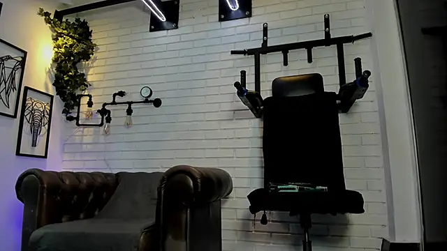 Snapshot of ItaloMoore chatting on October 24, 11:17 am ItaloMoore online show from October 24, 11:17 am