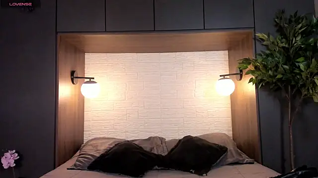 NoahDupont online show from October 18, 1:23 pm