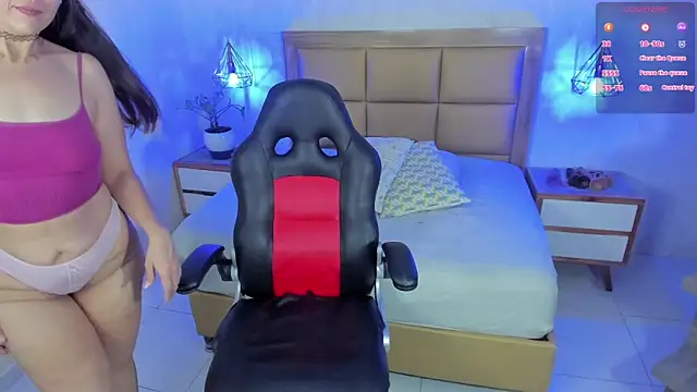 Snapshot of MELISSAROUGE chatting on October 2, 7:43 pm MELISSAROUGE online show from October 2, 7:43 pm