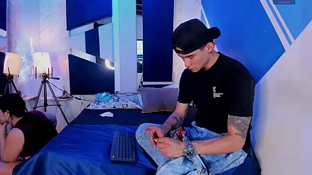 StrapSwingers online show from October 20, 7:47 pm