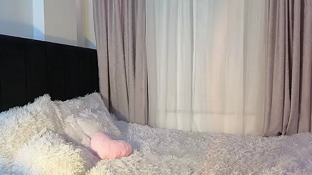 LunaVelvet777 online show from March 14, 5:51 pm