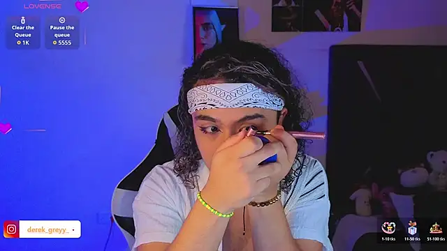 derek greyy  online show from January 9, 10:11 pm