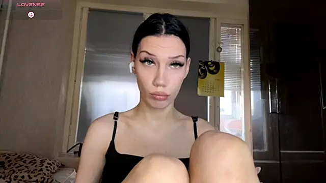 AlfredaBillegas online show from October 30, 6:15 am