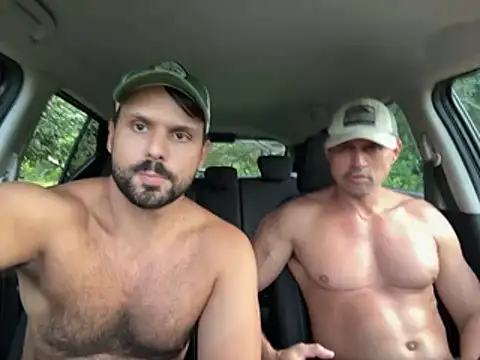 CasadoLutadorBigStuds online show from May 5, 7:11 pm