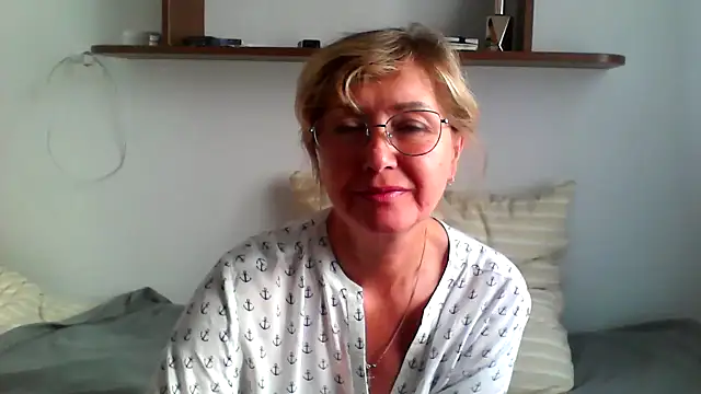 IrynaMolbertx online show from September 22, 1:35 pm